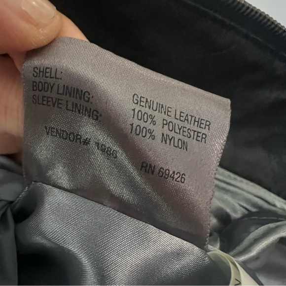 Wilsons Black Leather Jacket Women’s XL Full Zip Insulated Classic Edgy Chic - Picture 10 of 13